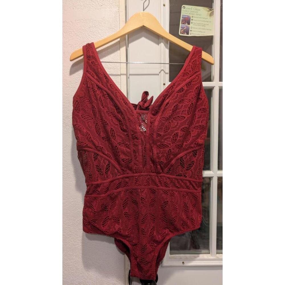 Becca by Rebecca Virtue Crochet Plunging One Piece‎ Swimsuit Burgundy Sz 3X 0339